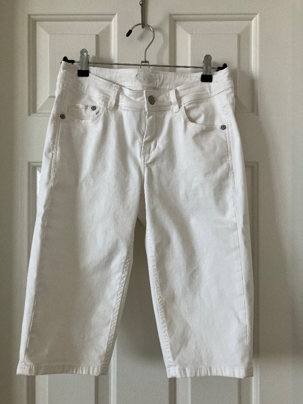Tommy Bahama White Clam Digger Shorts